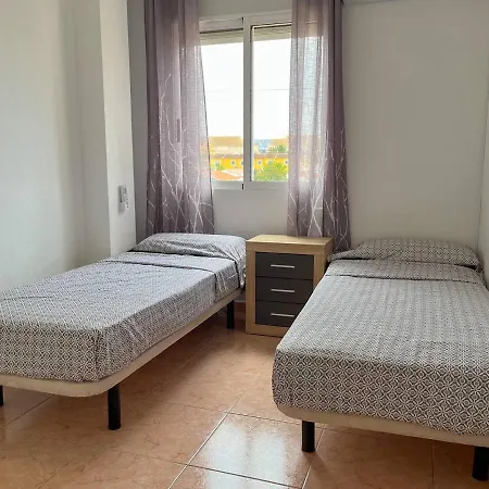 Charming 2-bed In Apartment *